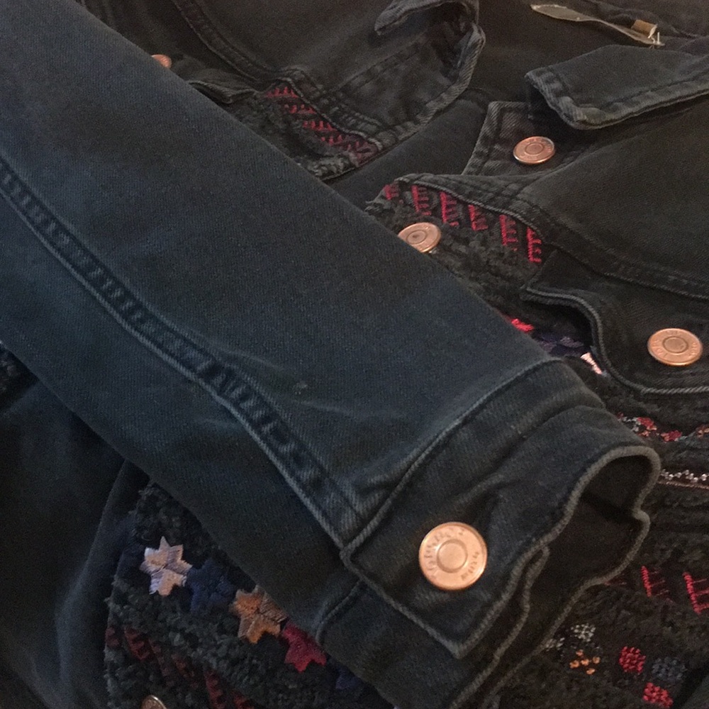 Topshop Moto Black Embroidered Denim Jacket - Picture 8 of 10